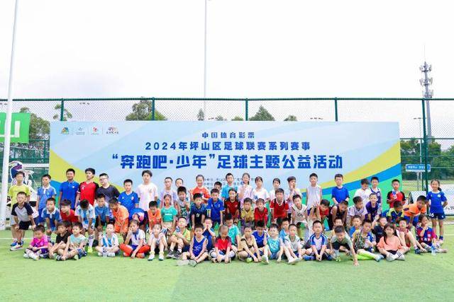 杨瀚森还是胡金秋，国青战友或国家队大哥，谁更适合搭档王俊杰？